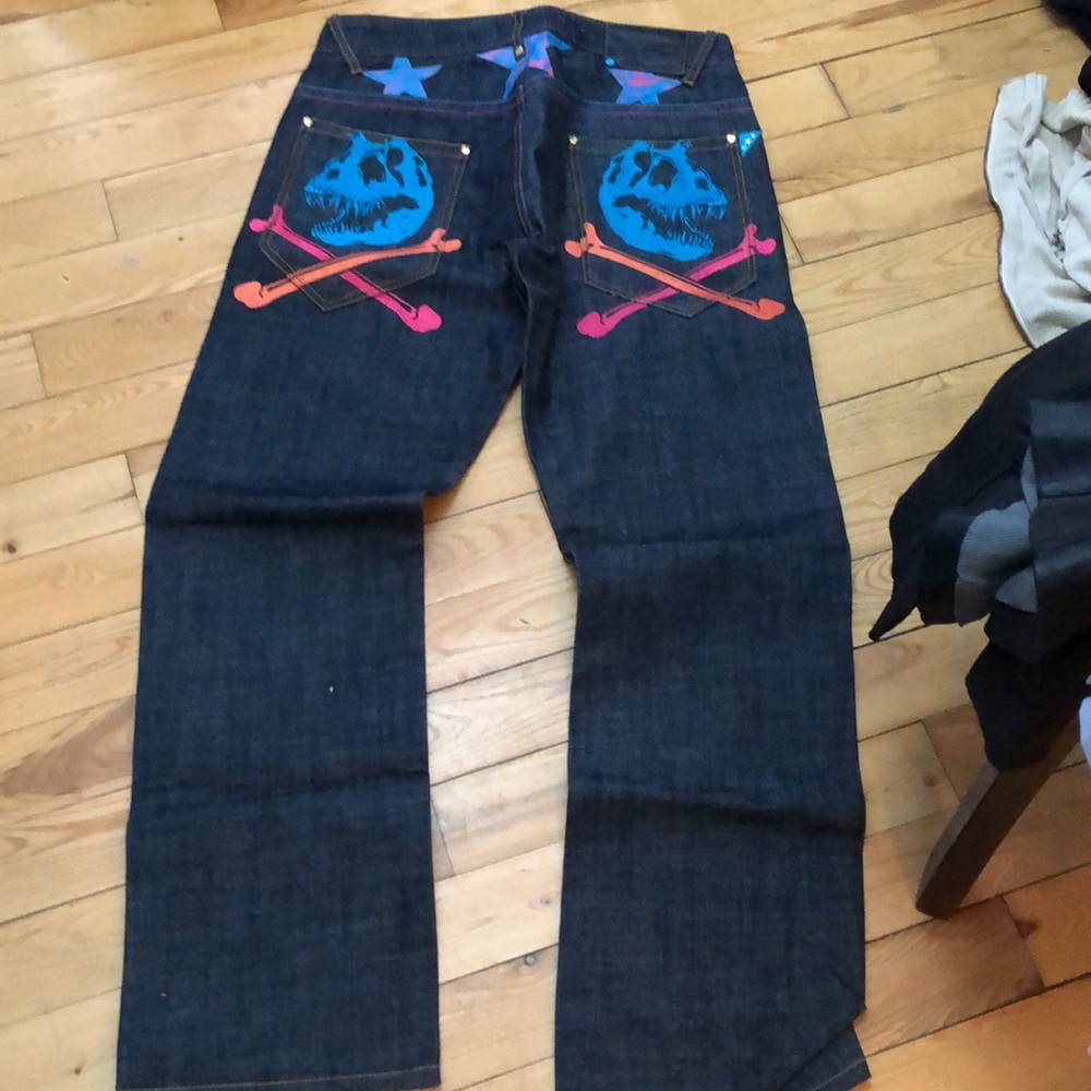 Clothes - Picture 3 of 5